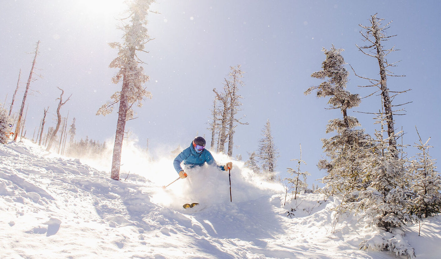 Blue sky Casablanca skier